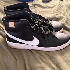 Nike Court Royale 2